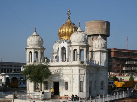 In the Footsteps of Guru Nanak